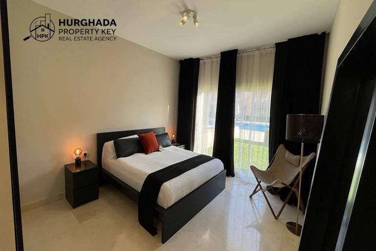 Роскошная меблированная квартира с 2 спальнями в Mangroovy, Эль-Гуна – вид на бассейн и частный сад